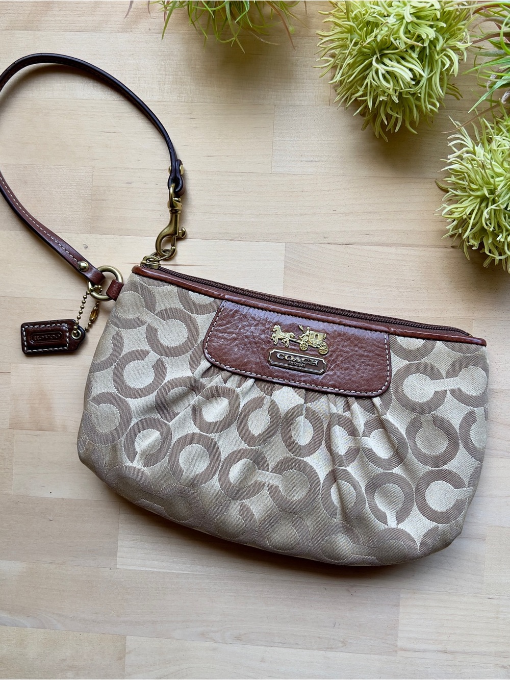 Coach Op Art Y2K Jacquard Khaki Brown Signature C Zip Closure Wristlet Clutch